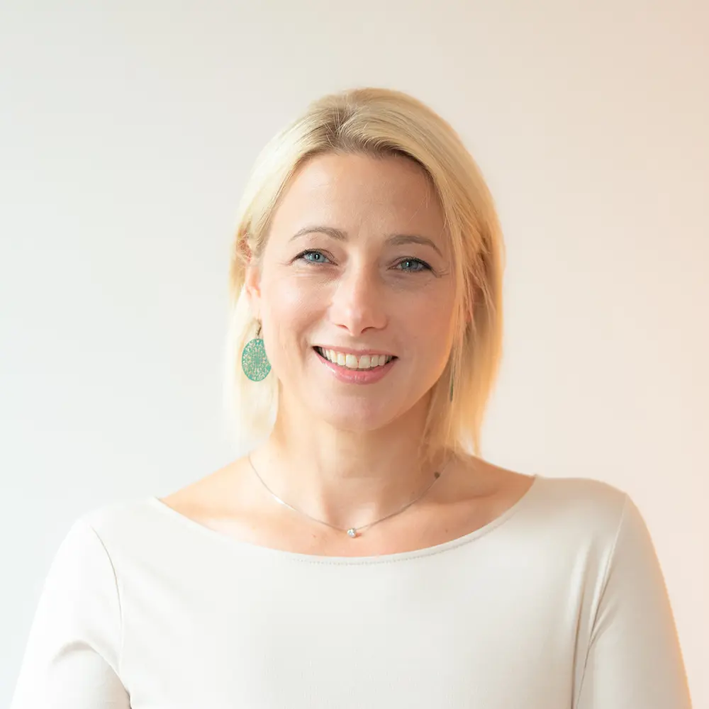 Dr. Astrid Grundner, F.E.B.U.